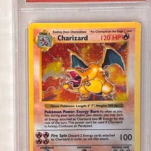Charizard Pokémon Card